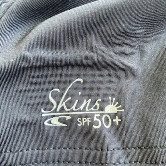 NWT O NEILL Basic Skins Short Sleeve Surf Swim Rash Guard Black Medium - Picture 9 of 10